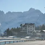 Otel Lavaredo Misurina