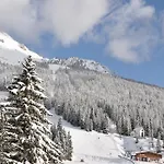 Lavaredo Hotel 3*