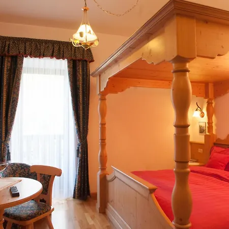 Lavaredo Szálloda 3*