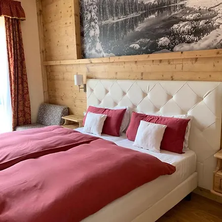 Lavaredo Hotel 3*