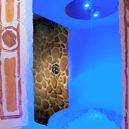 Lavaredo מלון 3*